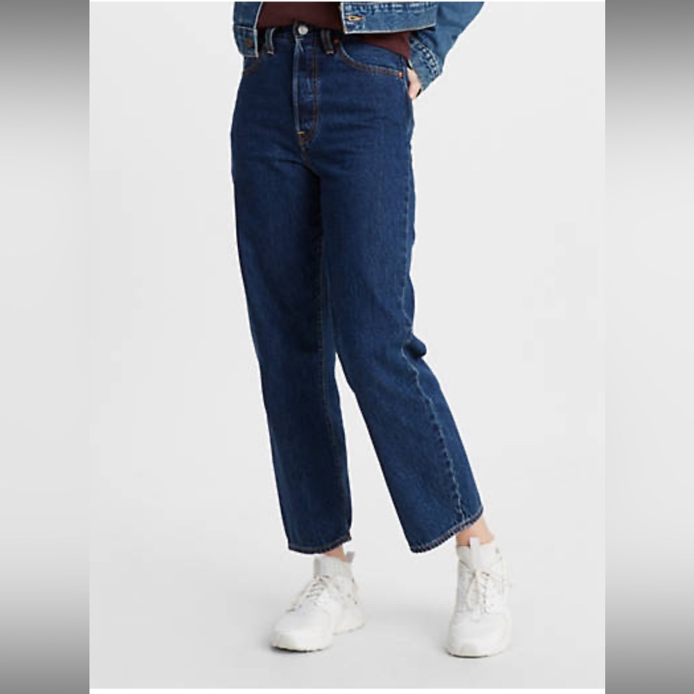 Levi ribcage dark wash straight leg jean size 26